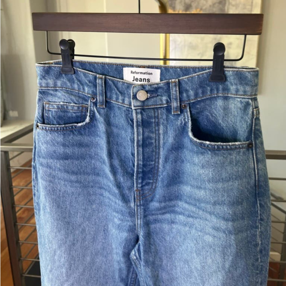 Reformation Cynthia High Rise Straight Jeans in Shasta Destroyed - Picture 2 of 12